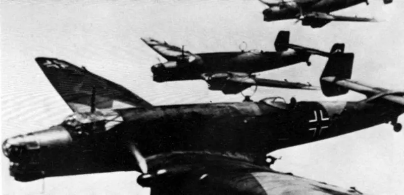 Звено Ju86A в полете над Центральной Германией Главное внимание стало - фото 5