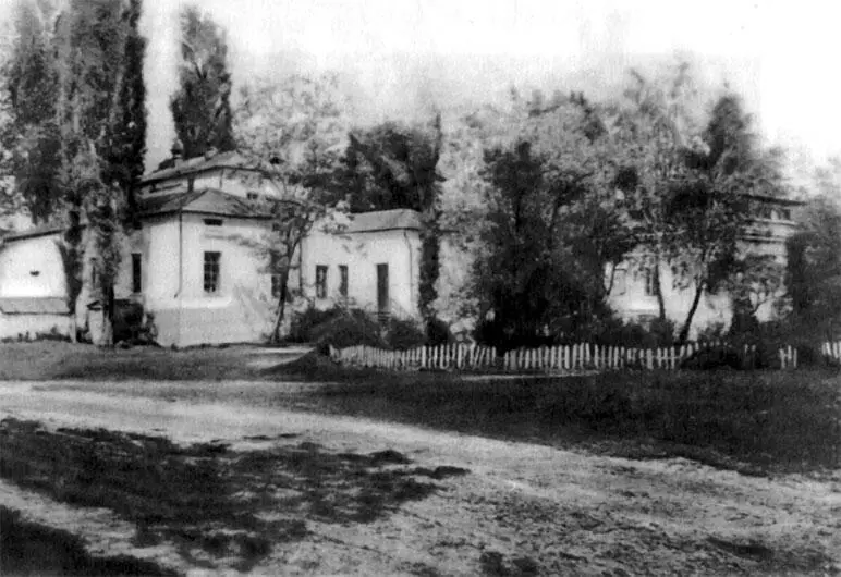 Имение Лука в котором в 18881889 годах Чеховы жили в летние месяцы Живу я - фото 14