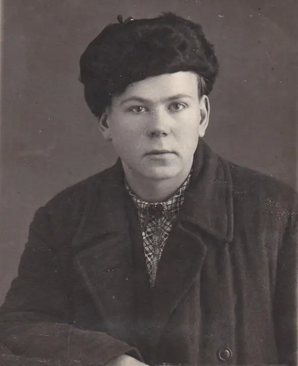 1948 год Рябово Пили дрова таскай воду крути сепаратор и сбойку мой фляги и - фото 1