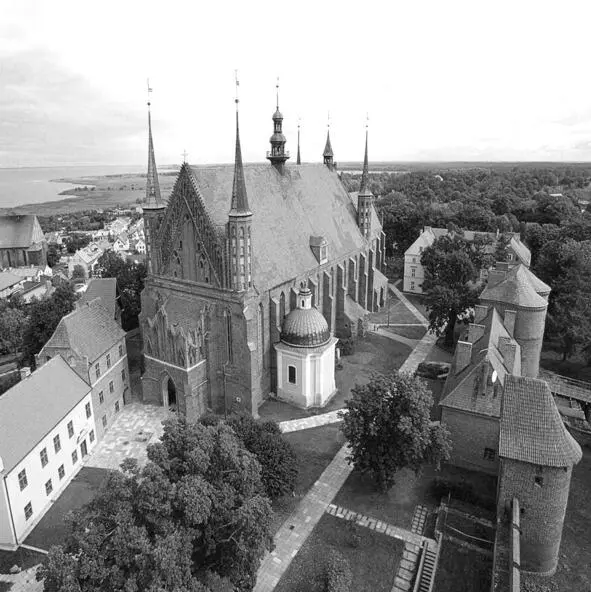 Собор во Фромборке где жил работал и умер Николай Коперник В 1506 году - фото 7