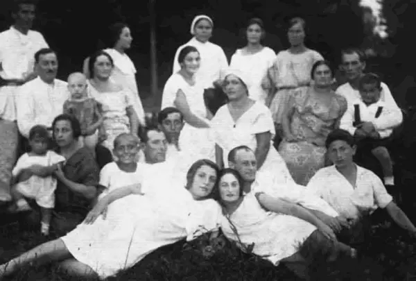 Мои родственники с папиной стороны дедушка бабушка папа и все его родные и - фото 7