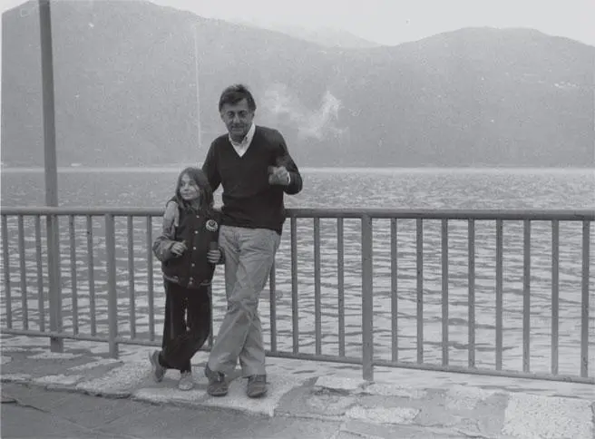 Альдо Росси с дочерью Верой ок 1980 Предисловие Думаю эта книга едва ли - фото 1