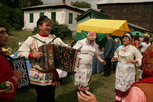 Заберём у ворога Звания свои Отпускай тревога Наши все пути - фото 8