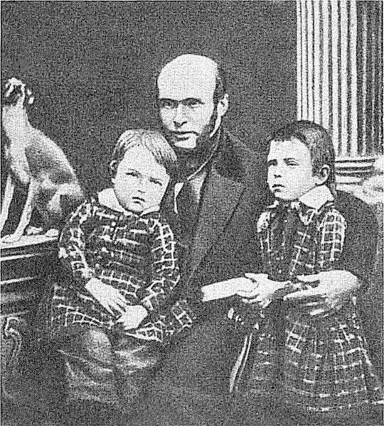 Н И Пирогов с сыновьями Фотография 1850е гг Пирогов побывал в Италии и во - фото 16