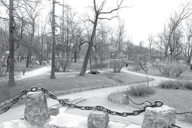 Александровский парк В 1963 г на территории парка появилась станция метро - фото 11