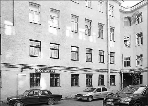 Дворовый фасад доходного дома ул Гороховая 31 Но двор четко реагировал на - фото 15