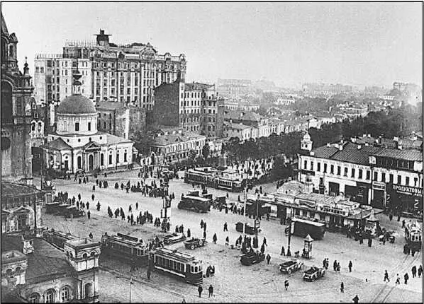 Страстная площадь Фото Николая Петрова 19301932 гг Девятнадцатилетним этот - фото 5