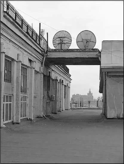 Крыша дома Нирензее Фото 2012 г Ох эта крыша Как сладко содрогалась она от - фото 12
