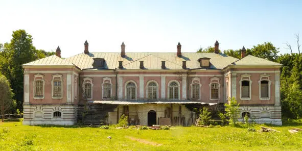 Усадьба Ясенево В комплекс Ясенево входит церковь Петра и Павлапамятник - фото 37