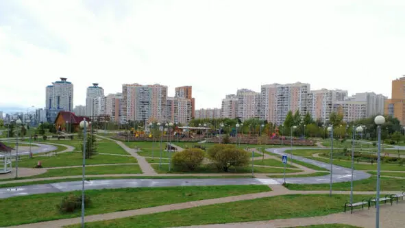 Братиславский парк Открыт в 1998 году как символ дружбы между Москвой и - фото 48