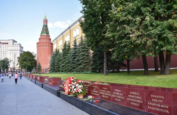 Города герои и города воинской славы Грот Руины Построен в 1841 году по - фото 7