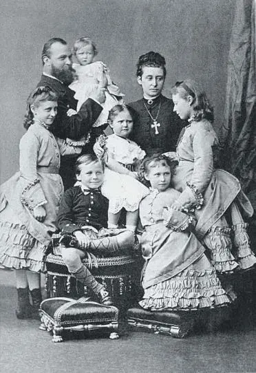 Семья Великого герцога Дармштадского Людвиг Алиса их дети Фотография - фото 21