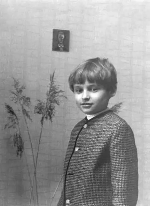 Саня Васильев 1964 Ежедневно после уроков я прохаживался по помойкам дворов - фото 11