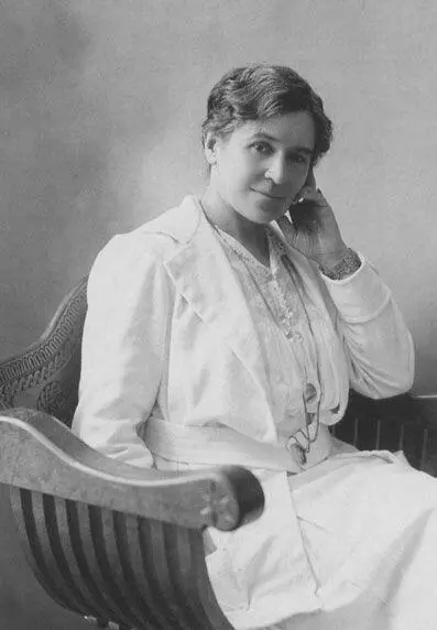 В июле 1899 года она приехала к нему в Ялту откуда в августе они вместе уехали - фото 4
