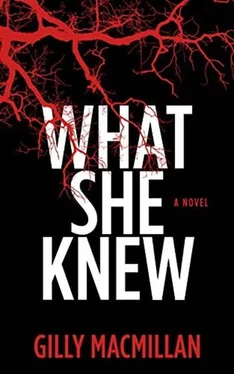 Gilly MacMillan What She Knew обложка книги