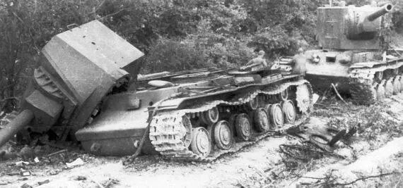 Два танка КВ2 из состава 8го тд 4 мк брошенные и подорванные в полосе - фото 19