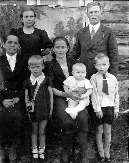 Мои родители отец Дмитрий Сергеевич и мать Зинаида Александровна бабушка - фото 5