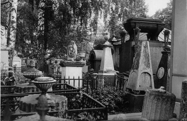 Лазаревское кладбище АлександроНевской лавры Лазаревское кладбище - фото 4