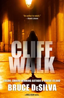 Bruce DeSilva Cliff Walk обложка книги