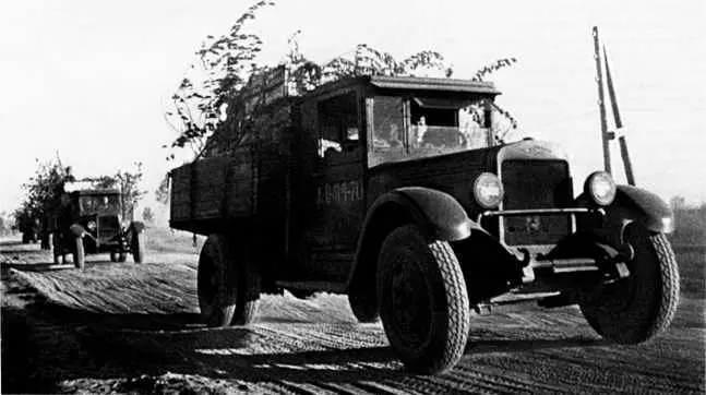 Колонна автомобилей ЗИС5 номер ближней автомашины А69470 везет боеприпасы - фото 25