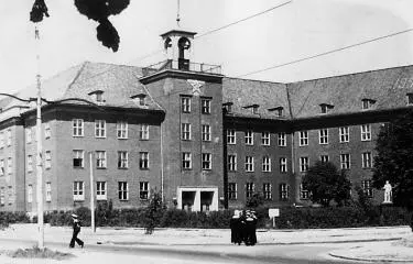 Второе Балтийское ВВМУ Главный вход Фото начала 1950х годов Кабинет большой - фото 4