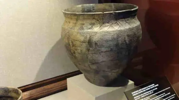 Abashevo culture blackened vessel with meander SHM Moscow Blackened and - фото 5