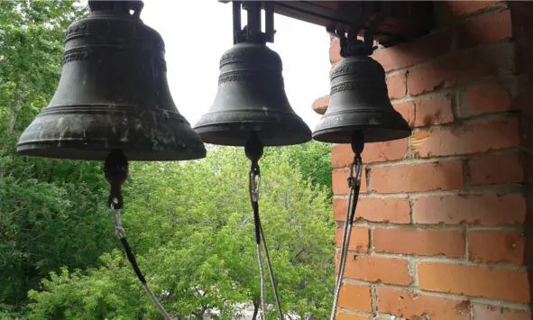 Kyllä ihmiset sitten ovat omituisia kellojen naiivit mietteet nousivat - фото 7