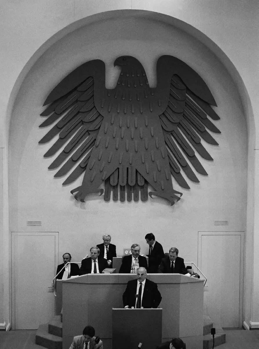 The eagle arises Kohl presents his 10 Points to the Bundestag in Bonn On - фото 17