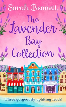 Sarah Bennett The Lavender Bay Collection: including Spring at Lavender Bay, Summer at Lavender Bay and Snowflakes at Lavender Bay обложка книги
