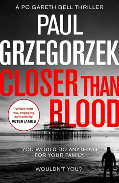 Paul Grzegorzek Closer Than Blood: An addictive and gripping crime thriller обложка книги