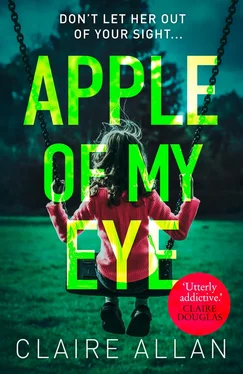 Claire Allan Apple of My Eye обложка книги