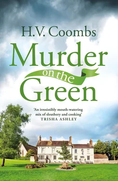 H.V. Coombs Murder on the Green обложка книги