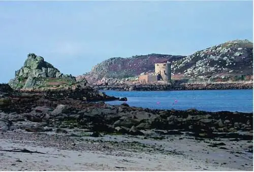FIG 15Cromwells Castle and the ruins of King Charless Castle Tresco - фото 8