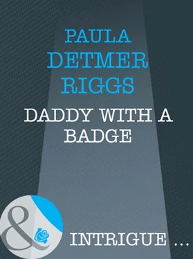 Paula Riggs Daddy With A Badge обложка книги