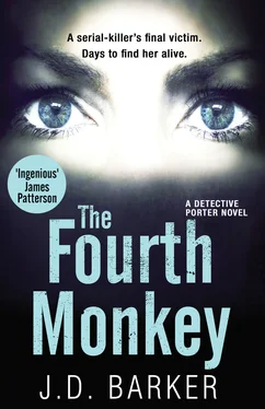 J.D. Barker The Fourth Monkey: A twisted thriller you won’t be able to put down обложка книги