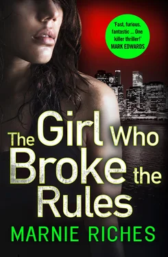 Marnie Riches The Girl Who Broke the Rules обложка книги