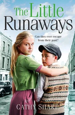 Cathy Sharp The Little Runaways обложка книги
