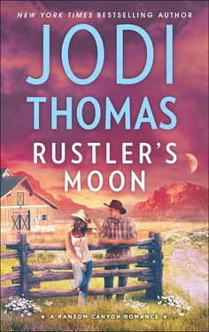 Jodi Thomas Rustler's Moon обложка книги