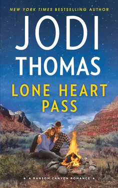 Jodi Thomas Lone Heart Pass обложка книги