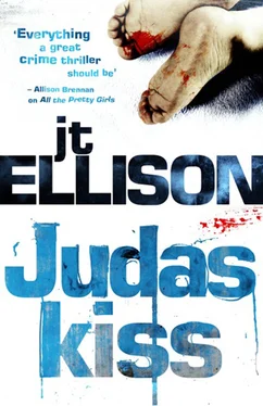 J.T. Ellison Judas Kiss обложка книги