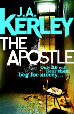 J. Kerley The Apostle обложка книги