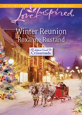 Roxanne Rustand Winter Reunion обложка книги