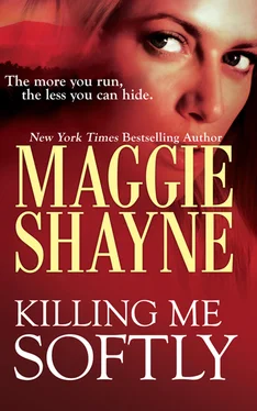 Maggie Shayne Killing Me Softly обложка книги