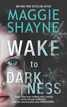 Maggie Shayne Wake to Darkness обложка книги