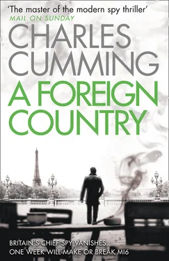 Charles Cumming A Foreign Country обложка книги