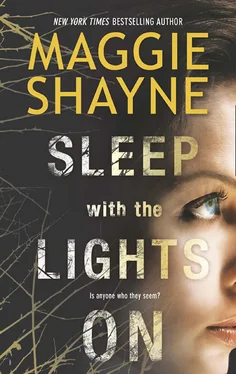 Maggie Shayne Sleep with the Lights On обложка книги