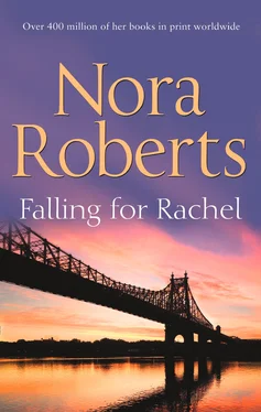 Nora Roberts Falling For Rachel: the classic story from the queen of romance that you won’t be able to put down обложка книги