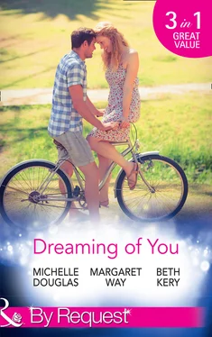 Margaret Way Dreaming Of You: Bachelor Dad on Her Doorstep / Outback Bachelor / The Hometown Hero Returns обложка книги