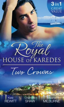 Chantelle Shaw The Royal House of Karedes: Two Crowns: The Sheikh's Forbidden Virgin / The Greek Billionaire's Innocent Princess / The Future King's Love-Child обложка книги