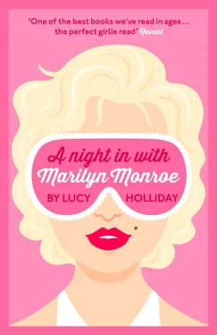 Lucy Holliday A Night In With Marilyn Monroe обложка книги